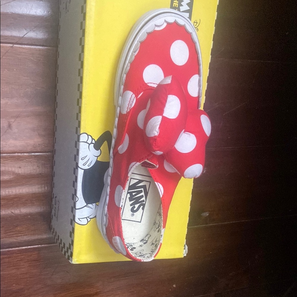 Vans Minnie Mouse Red and White Polka Dot Sneakers size 6.5